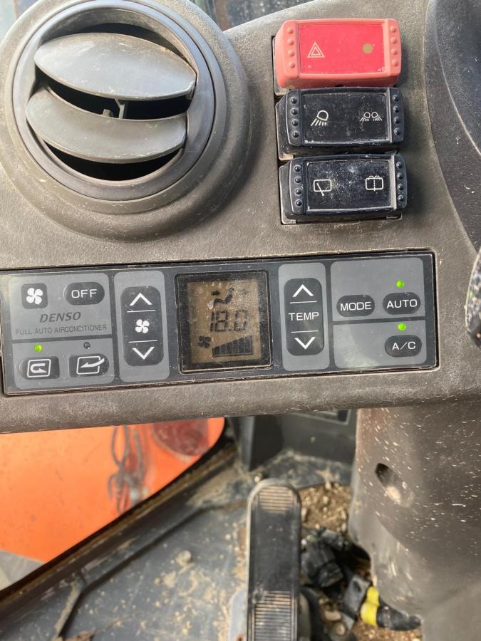 Hitachi ZW180 thumbnail 9